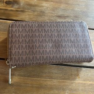 Milan woman’s pocketbook NWT brown and tan